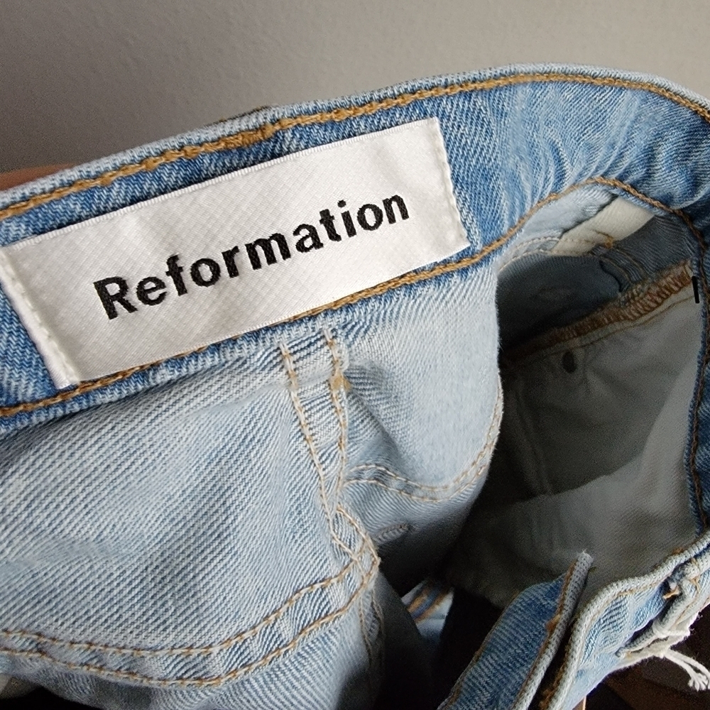 Reformation Dawson Relaxed Jean in Skye Destroyed size 25 NWT - Picture 9 of 10